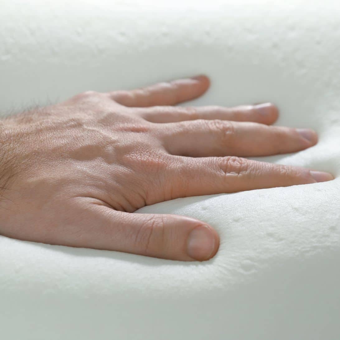Hand drukt Emma kussen in
