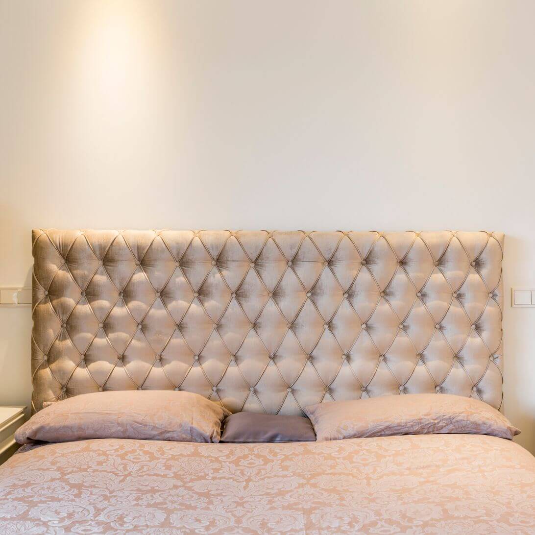 Hoofdbord ban beige bed