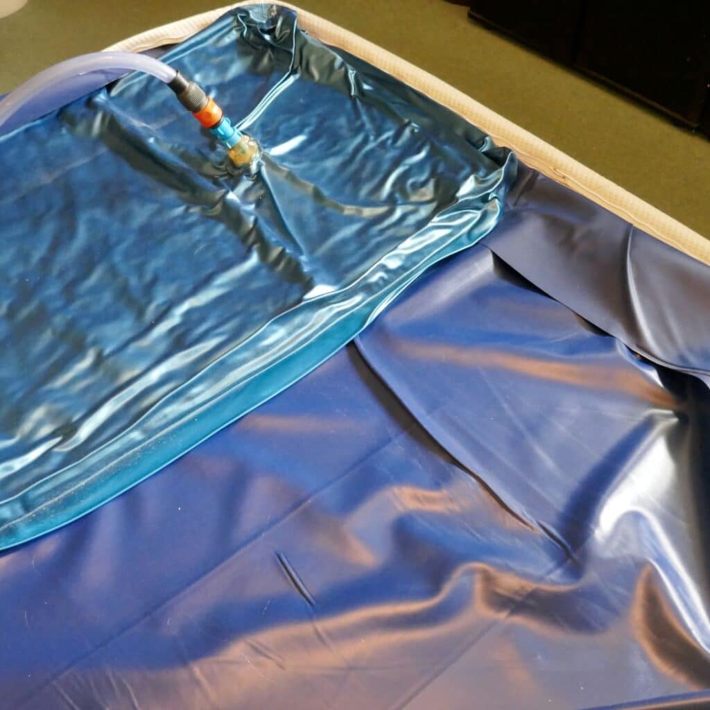 Waterbed dat gevuld wordt