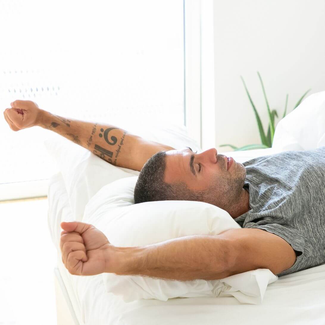 Man wordt na woelen in bed uitgerust wakker