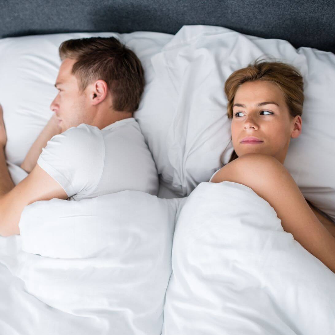 man en vrouw slapen